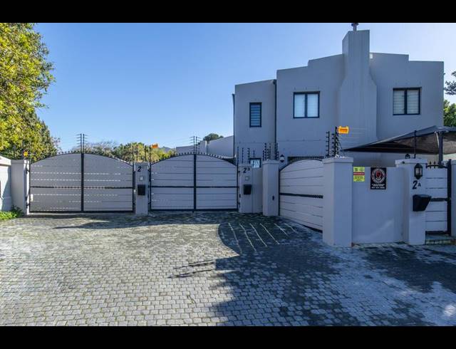 3 BEDROOM PROPERTY TO RENT IN CONSTANTIA